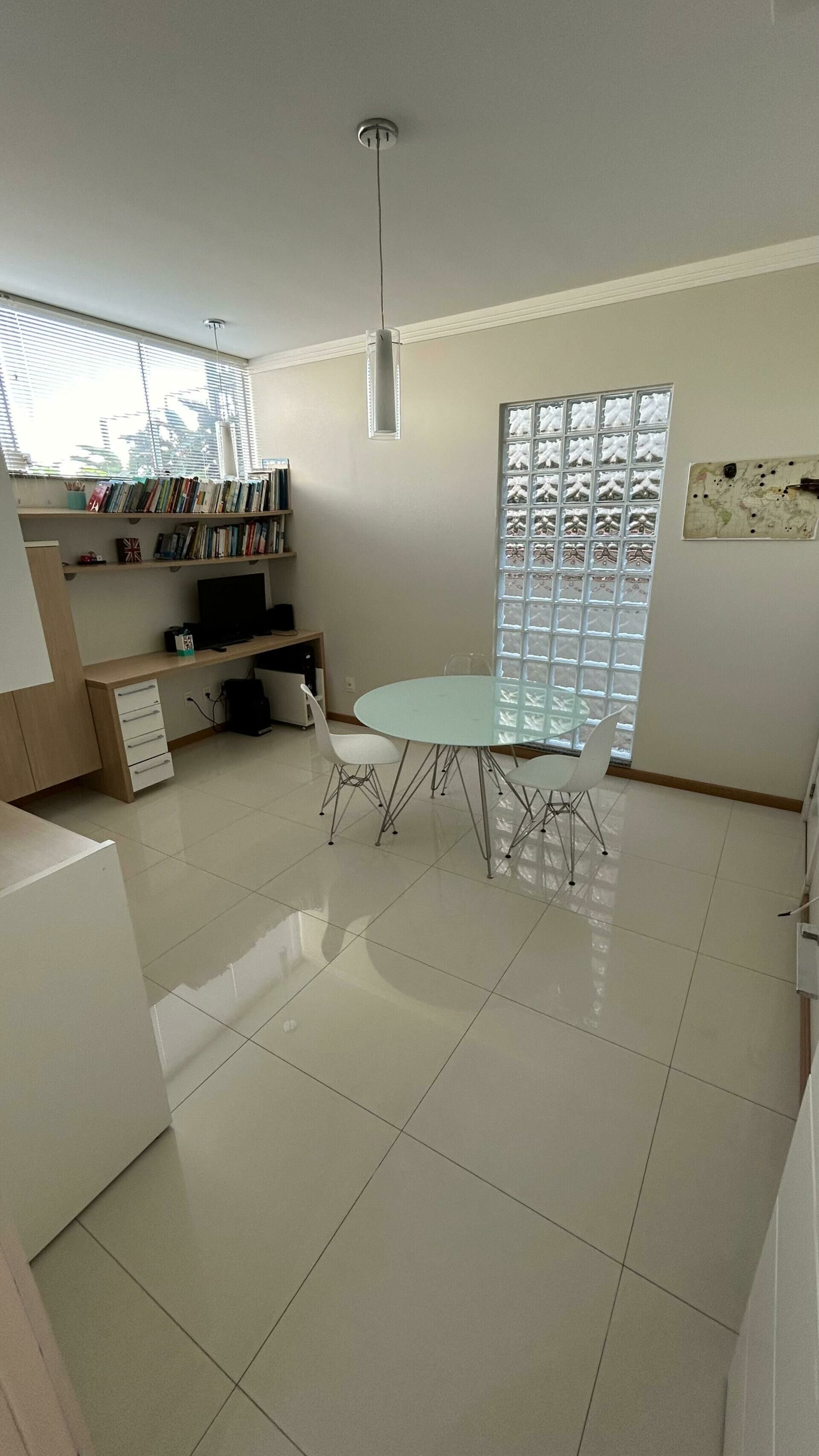 Imagem do Casa com piscina em condomínio Residencial  Fechado no bairro Jaraguá Esquerdo